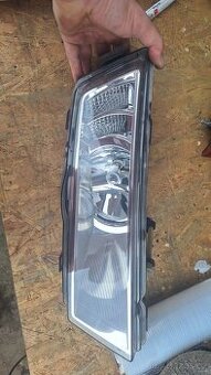 Prava predni mlhovka skoda rapid