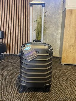 Cestovní kufr + kosmetický kufřík RGL