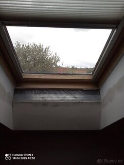 Prodám střešní okna Velux GGL M08 3059 – 2 kusy
