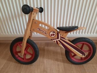 Dřevěné odrážedlo Cherry Pop B-twin
