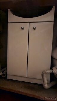 Skříňka s umyvadlem