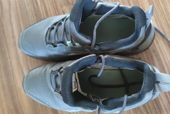 Trekové boty Adidas 40