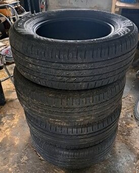 Letních gumy 235 65 17 NOKIAN TYRES