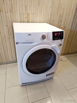 Sušička AEG 8 kg v pěkném stavu