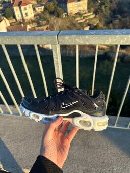 Nike TN Black White