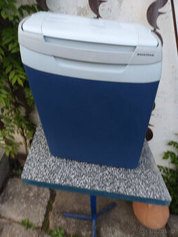 Chladící box na 12V i 230V