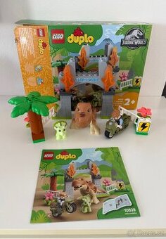 LEGO Duplo Jurassic World 10939 T-Rex a Triceratops na útěku