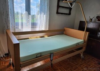 zdravotní polohovací postel