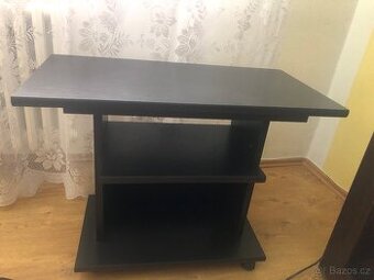 TV stolek s otočnou deskou