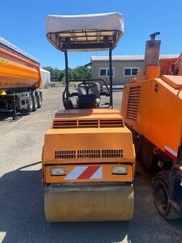 Silniční válec Bomag - 1