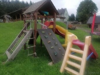 Dětské zahradní hřiště - 1