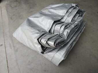 Prodám kvalitní zakrývací plachtu 12 x 8 m
