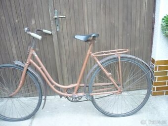 staré dámské kolo