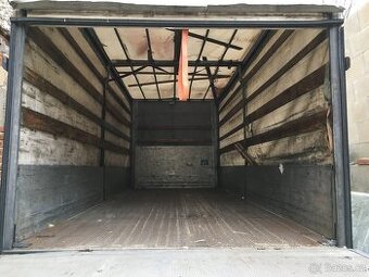Sklad na kolech Mercedes Atego