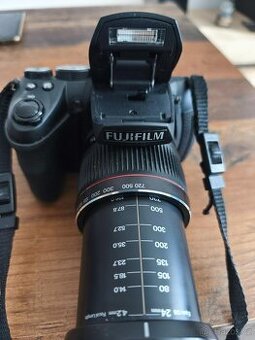 FUJI FINEPIX HS20 EXR