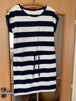 Hezké šaty S-M