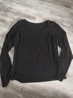 Dámské tričko vel. S