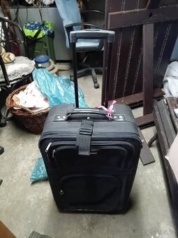 Cestovní kufr na kolečkách