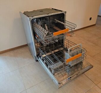 Myčka Elektrolux ESL67070R