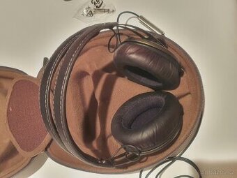 Sluchátka. Sennheiser Momentum. Jako nová