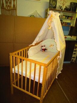 dětská postýlka+výbava-2x práno