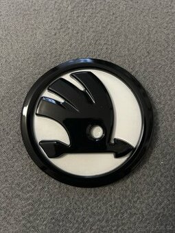 Přední znak Škoda 90mm Bílo černý