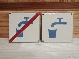 Smaltované cedule označení pitná či nepitná voda