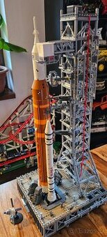 LEGO® 10341 ICONS - Raketa SLS NASA Artemis