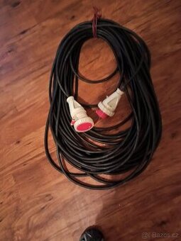 Prodlužovací kabel 400V