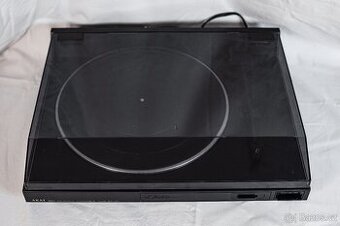 Gramofon AKAI
