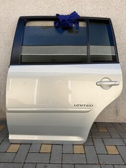 VW Touran levé zadní dveře