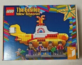 LEGO® Ideas 21306 Yellow Submarine - 1