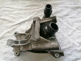 BMW MINI TOYOTA N47 termostat s tělesem