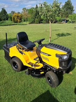 Zahradní traktor Cub Cadet LT2