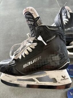 Prodám hokejové brusle Bauer Supreme Shadow SR