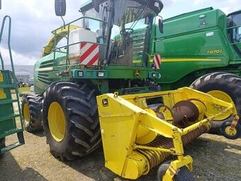 John Deere 7300