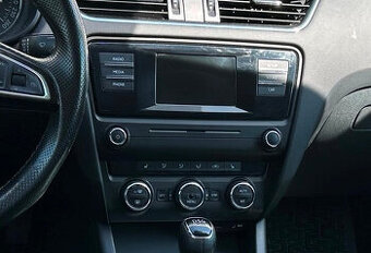 Autorádio Škoda Octavia 3 Swing s Bluetooth (5E0035871B)