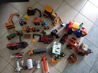 Auto,kočárek,šroubovací hra,kostky, zvířátka,rakety, loď