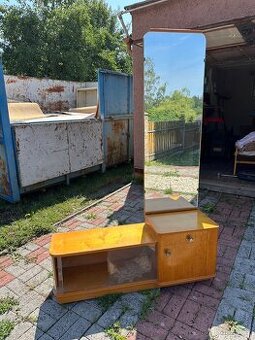 Retro toaletní stolek se zrcadlem – vintage