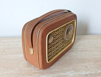 Krásný bytový doplněk - starožitné kabelkové rádio, rok 1958 - 1