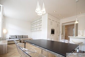 Pronájem světlého a zrekonstruovaného 2+kk 67m2 a sklep 8m2