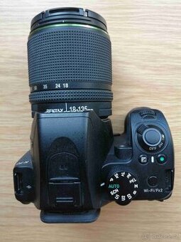 Prodám Pentax K-70 s příslušenstvím.