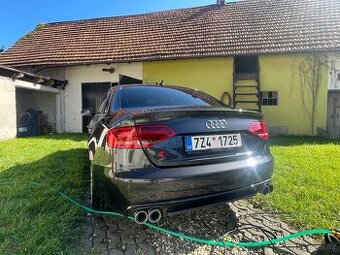 AUDI A4 B8 3.0 TDI S4 LOOK výfuk s el.klapkou hezká výbava