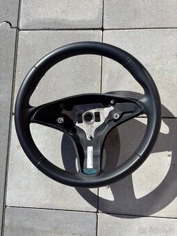 Tříramenný volant na Mercedes W204