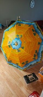 Prodám 2 slunečníky.