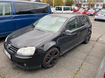 VW Golf 5 2.0tdi 103kw na díly nebo opravu
