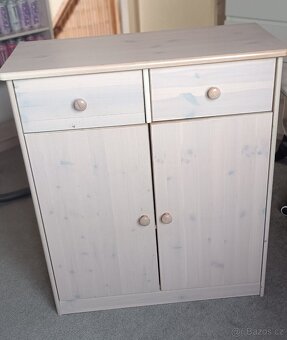 Komoda,stůl,knihovna