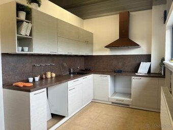 Expoziční kuchyňská linka Oresi, sleva 60%