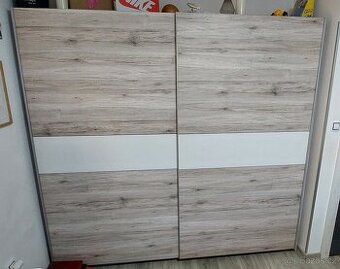 Prodám šatní skříň