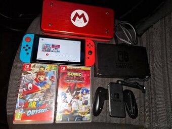 Nintendo Switch OLED + dvě skvělé hry